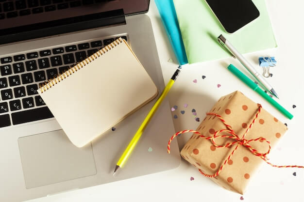 grafik tasarımcıya hediye ne alınır? tasarımcıya hediye önerileri