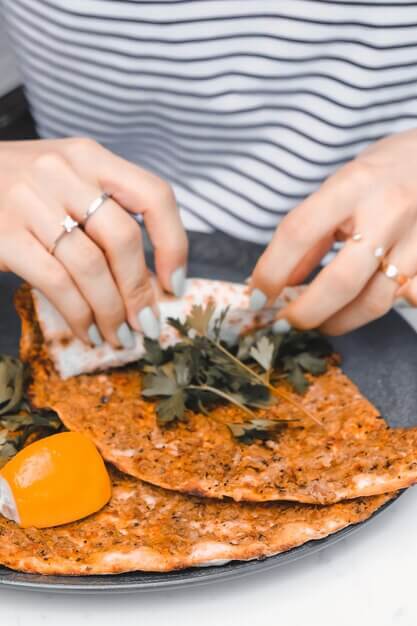 rüyada lahmacun yemek